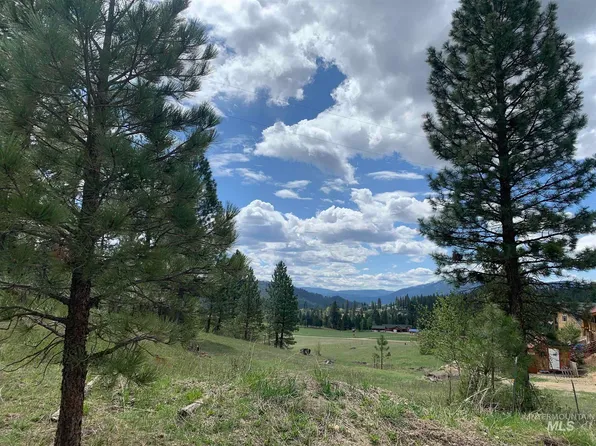 18 Lookout Rd, Garden Valley, ID 83622