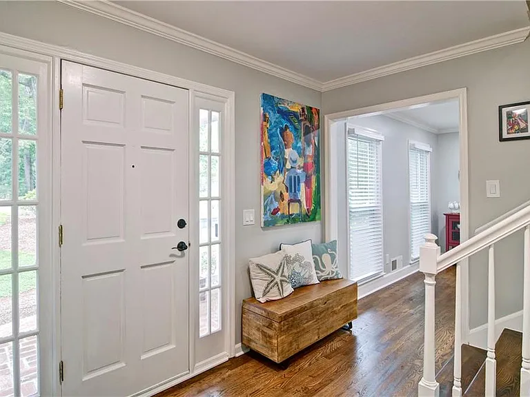 220 Indian Hills Ct — Photo 6