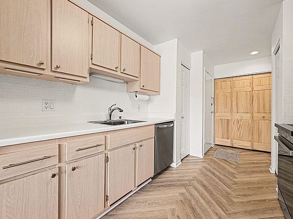 5th image of 1215 S Maple Rd APT 202