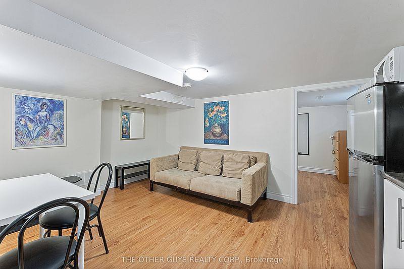 Toronto House for rent - 2 Bedrooms — photo 3