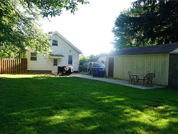 5th image of 3701 Lovers Ln