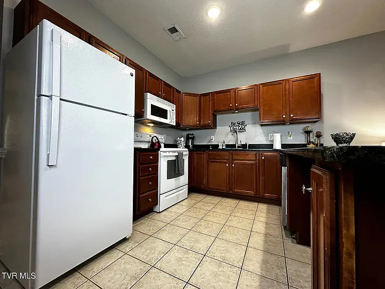 169 E Grande Ave #100 — Photo 17