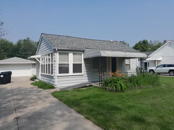 22852 Monterey Dr, Woodhaven, MI 48183