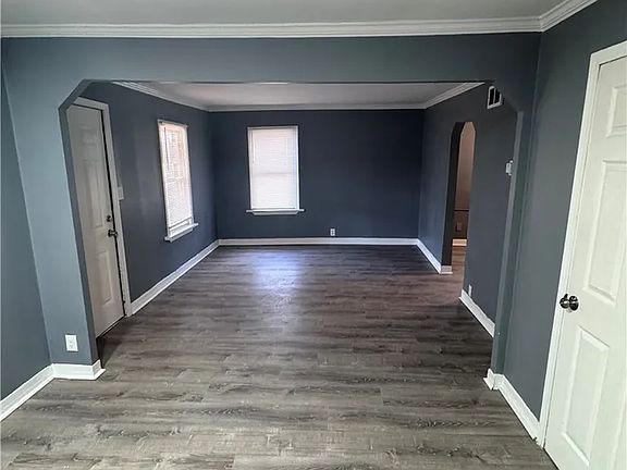 4th image of 1563 Maplegrove Rd