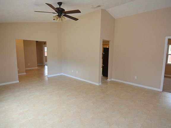 5th image of 257 SE Ray Avenue