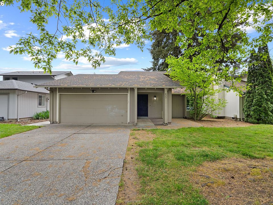 1st image of 823 NE 132nd Ave