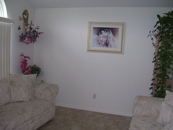 3rd image of 1231 Harley Cir