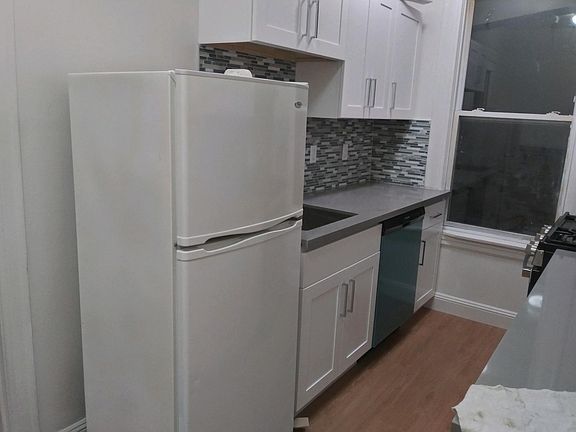 4th image of 301 Clipper St APT 7