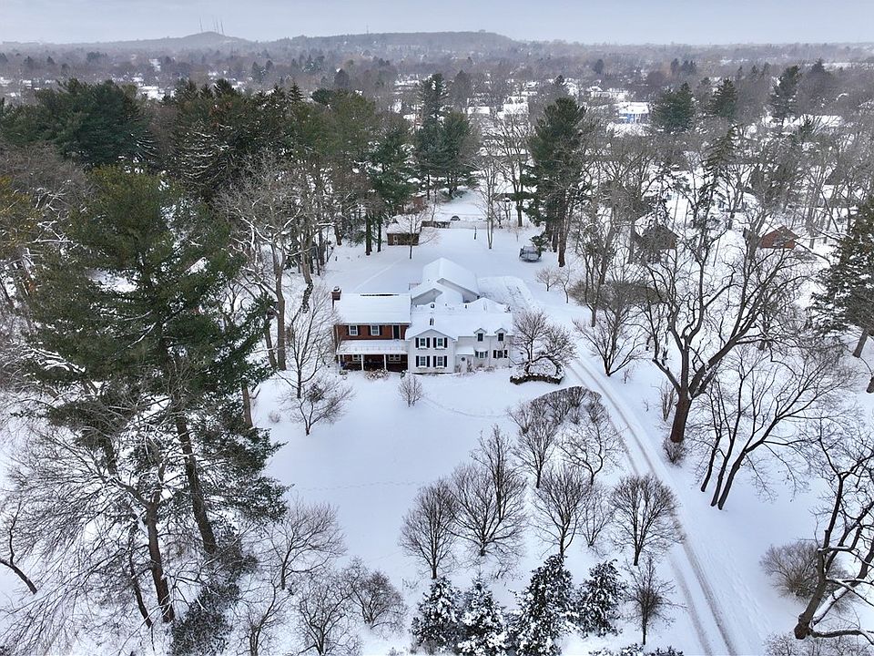 1st image of 1237 Clover St