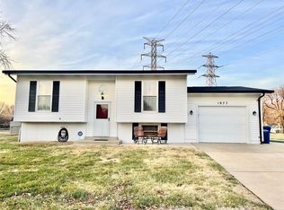 1877 Don Donna Dr, Florissant, MO 63031
