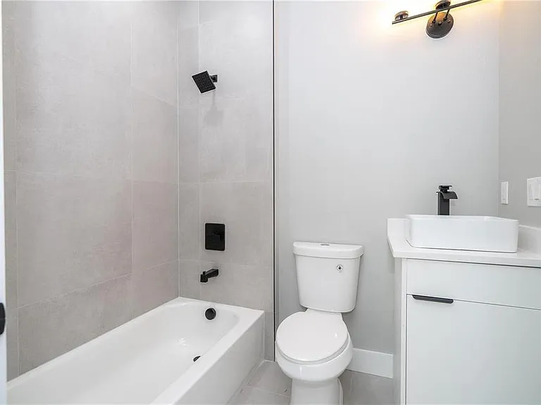 15 Ramblewood St — Photo 52