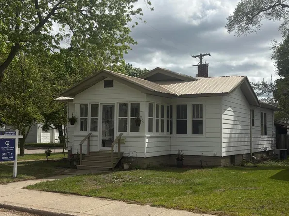 2208 Torrent St, Muskegon, MI 49441