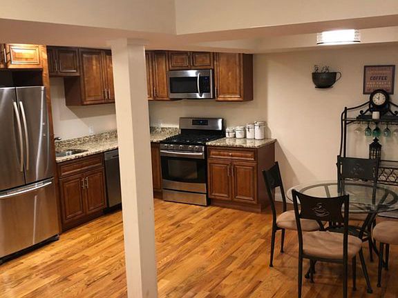 3rd image of 160 Locust St #1