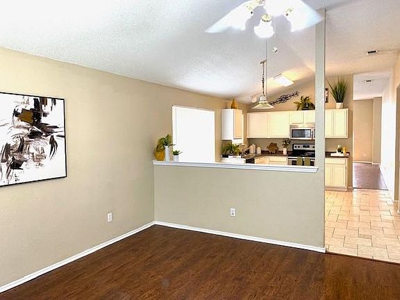 4th image of 7421 Laurelhill Ct S