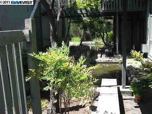 2nd image of 1036 Oak Grove Rd #124