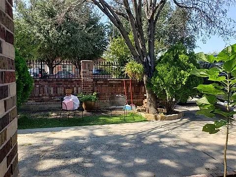 3rd image of 5710 Sheli Ln