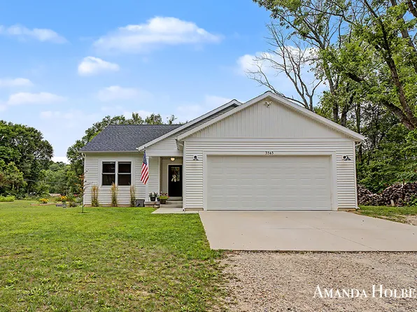3565 Kay Lynn Dr, Cedar Springs, MI 49319