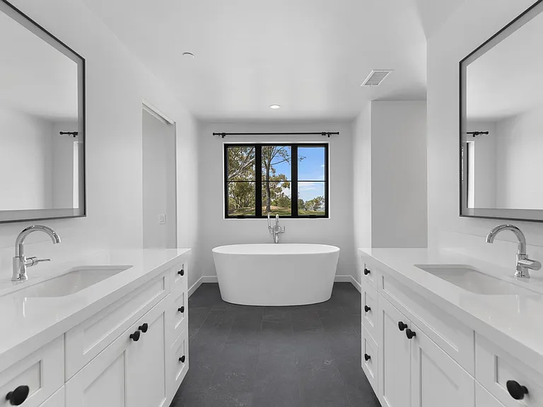 21552 Treetop Ln — Photo 39