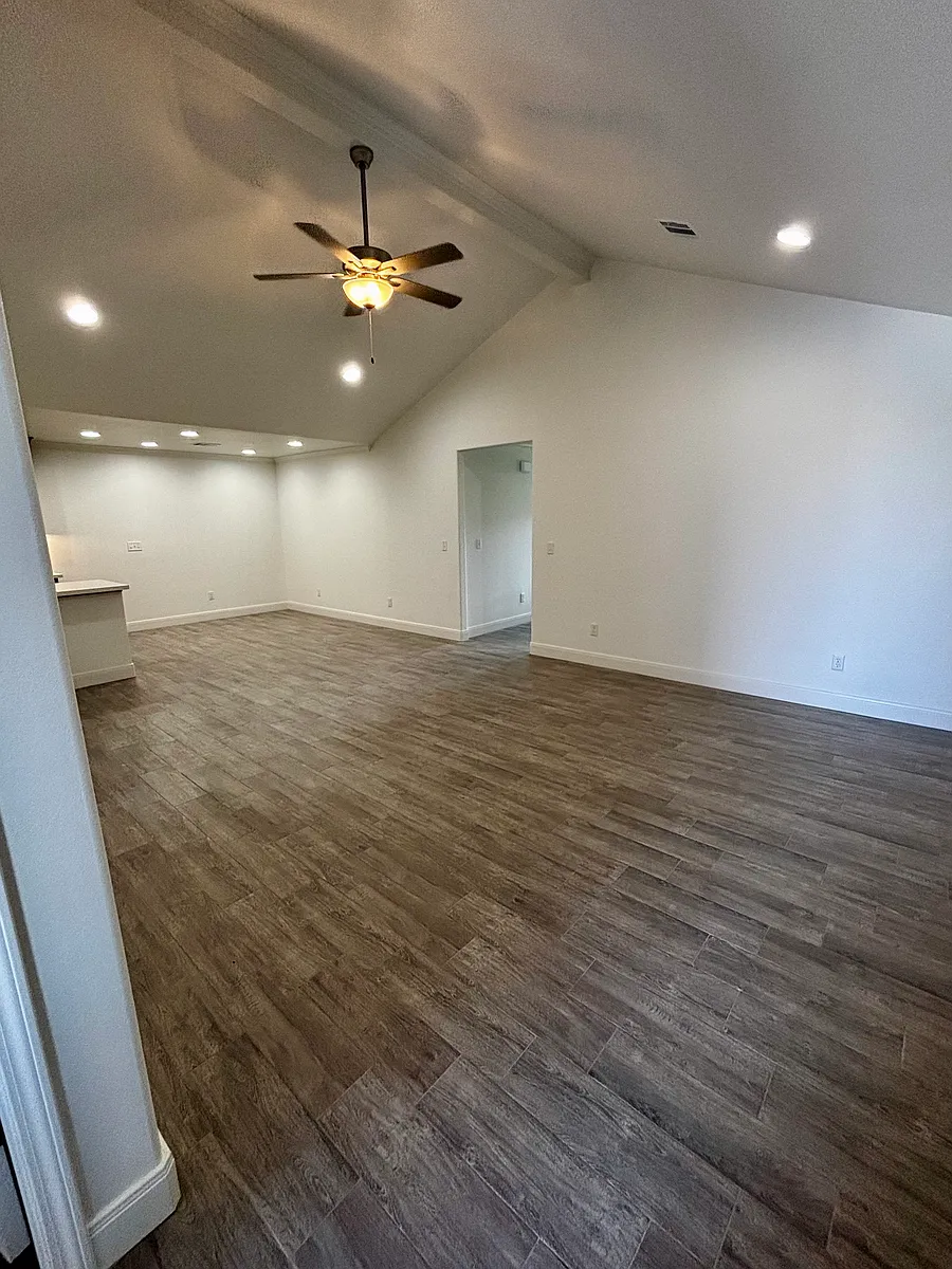 Building Photo - 9950 Elite St