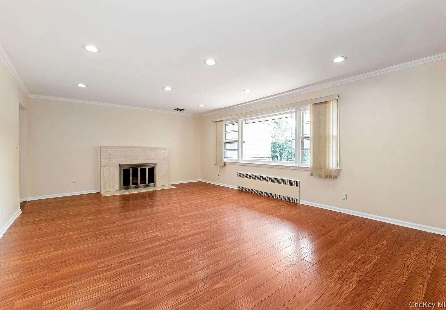6 bed, 3.0 bath, 2773 sqft, $7,800 — Photo 2