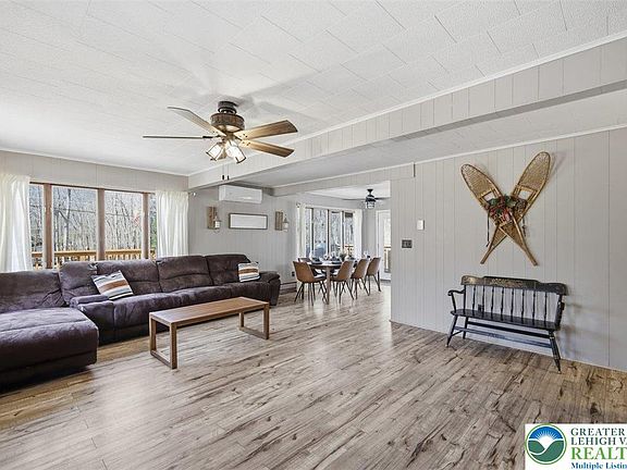 4th image of 240 Keats Ln