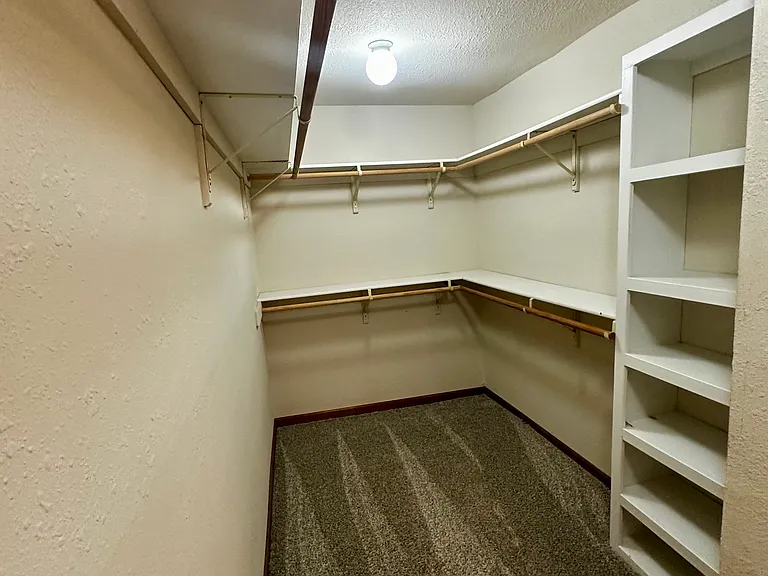8100 E Mount Hope Rd — Photo 17