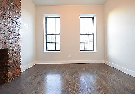 4th image of 546 Bainbridge St APT 1L