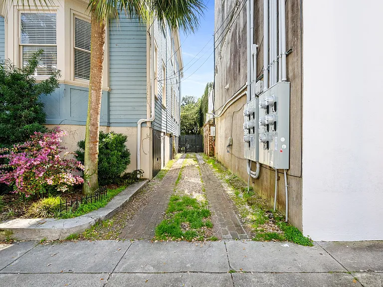 33 Society St #A — Photo 31