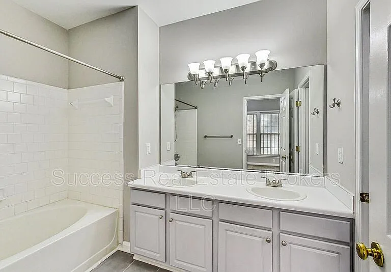 1645 Heyford Cir NW — Photo 28