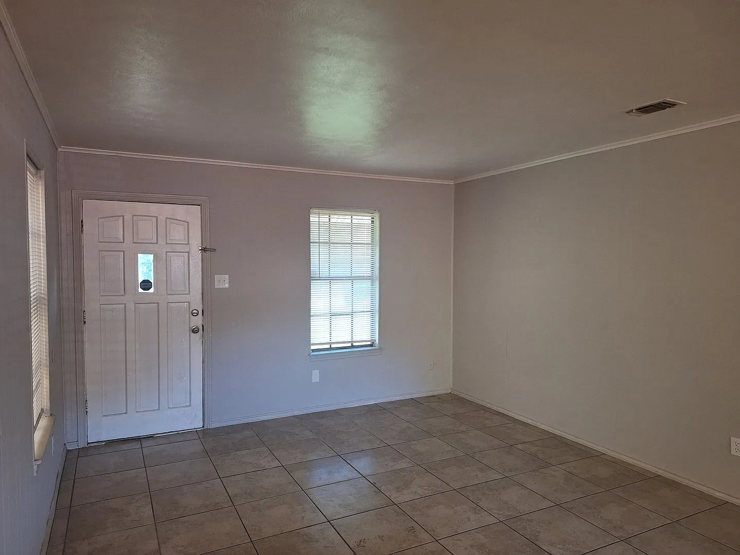 Affordable Living in Everman, TX | 2 Bed, 1 Bath for $1,050 — Photo 2