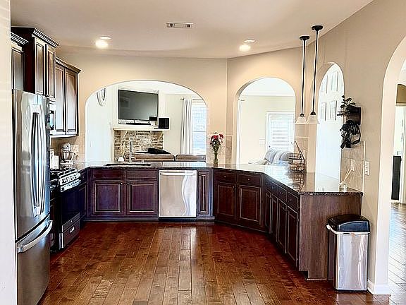 4th image of 622 Willowtree Way