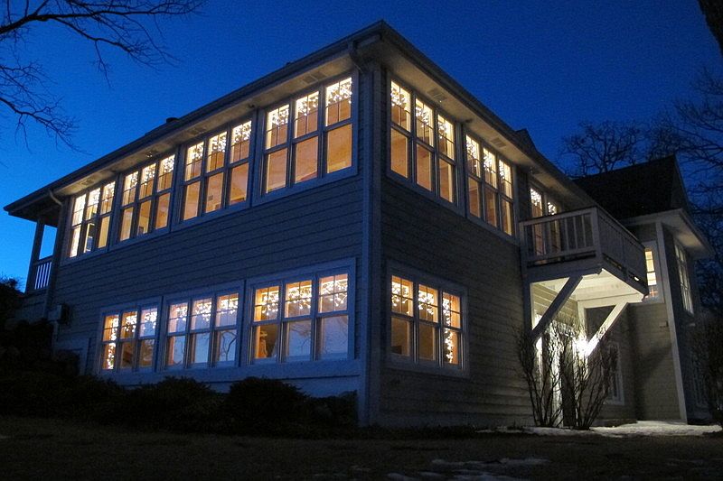 Beautiful panoramic views of the lake
						:
						30 windows open to the fresh breezes coming off the lake and 2 levels!