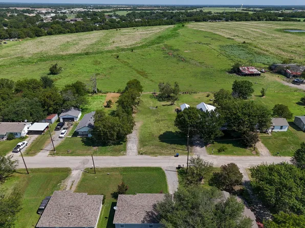 2501 McFarland, Caddo Mills, TX 75135