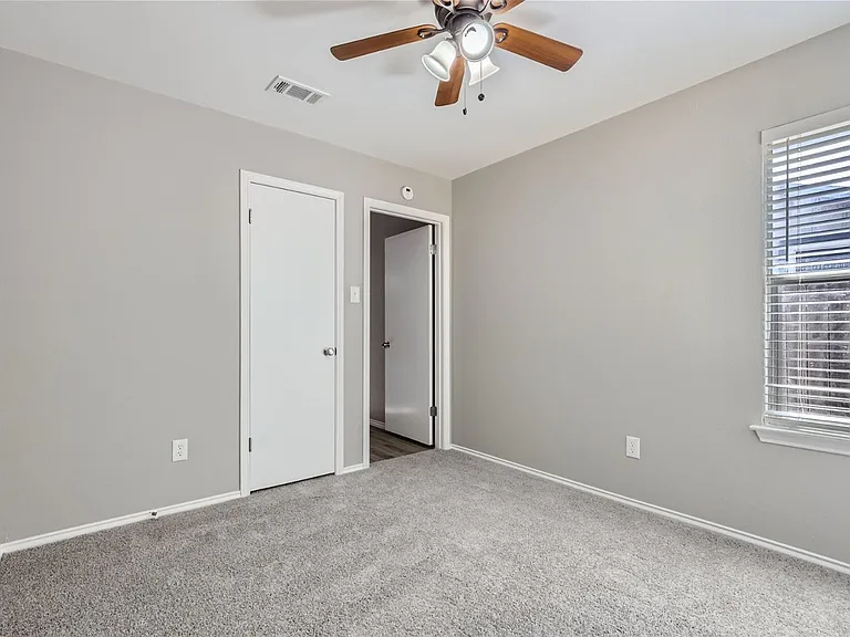 5810 Avery Island Ave — Photo 23