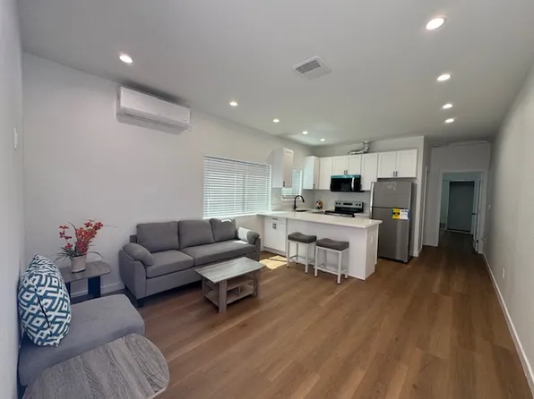 1307 W 96th St, Los Angeles, CA