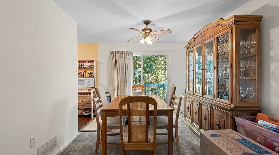 3 bed, 1166 sqft, $950 — Photo 1