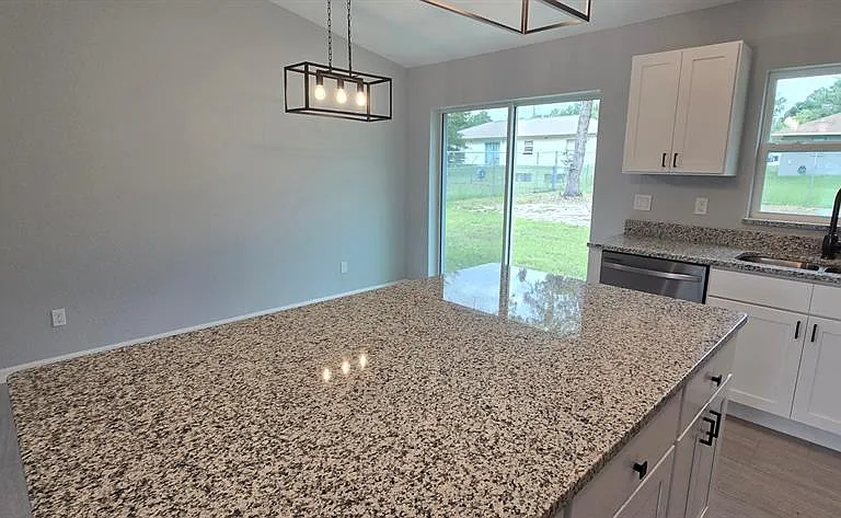 5545 SE 70th Ave — Photo 9