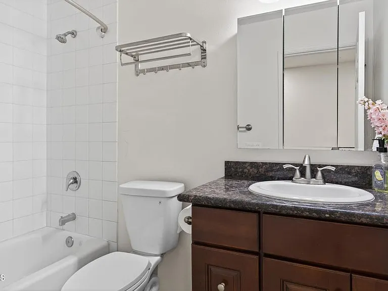 225 S Ventura Rd #101 — Photo 16