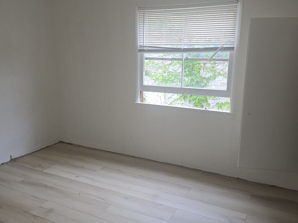 1st image of 1467 E Main St APT D