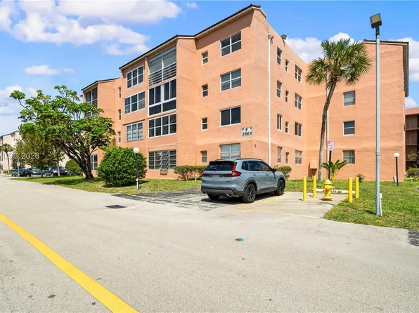 2861 Somerset Dr APT 301, Lauderdale Lakes, FL 33311