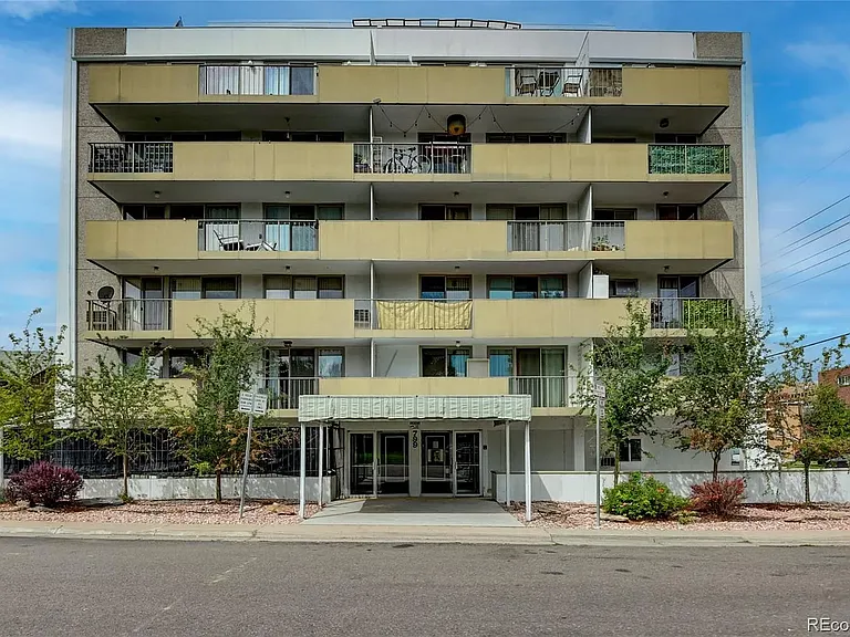 799 Dahlia St #204 — Photo 24