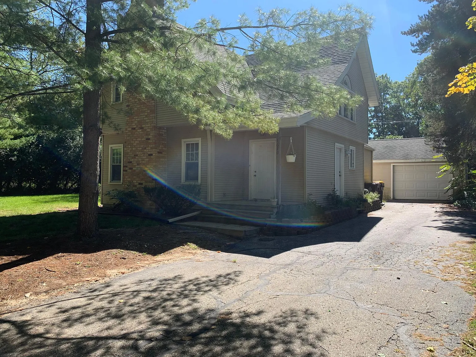 4 bed, 1672 sqft, $2,600 — Photo 2
