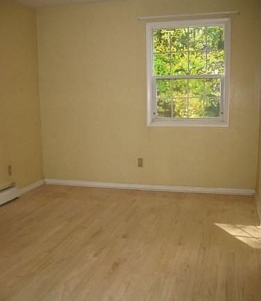 5th image of 11 Broadleaf Ct