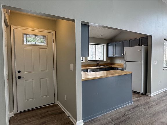 3rd image of 4909 Fishcreek Rd