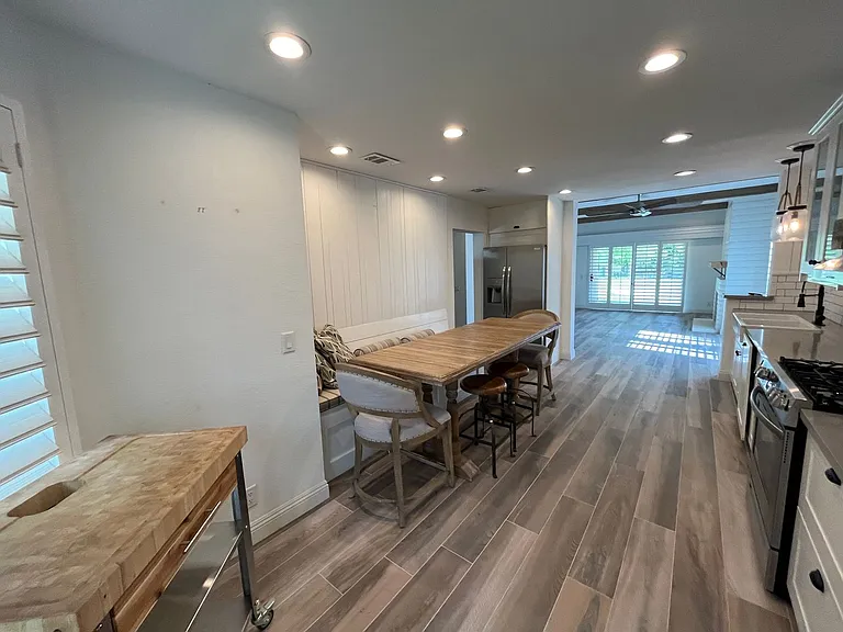 289 Vista Royale Cir W — Photo 27