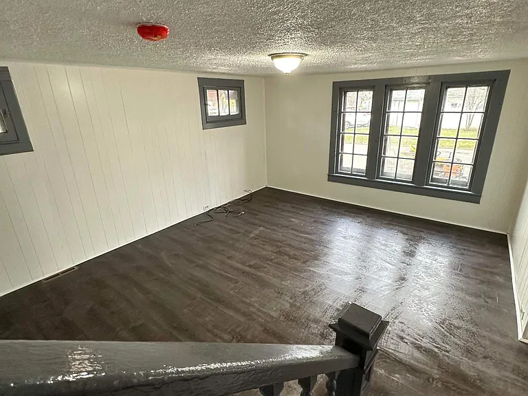 107 S Roberts Rd — Photo 11