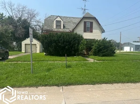 310 2nd St NW, Clarion, IA 50525