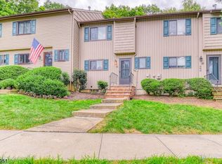 30 Chestnut Ct, High Bridge, NJ 08829