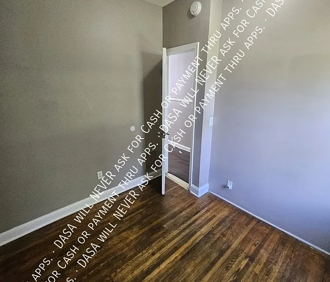 339 Weaver St #LOWER — Photo 13