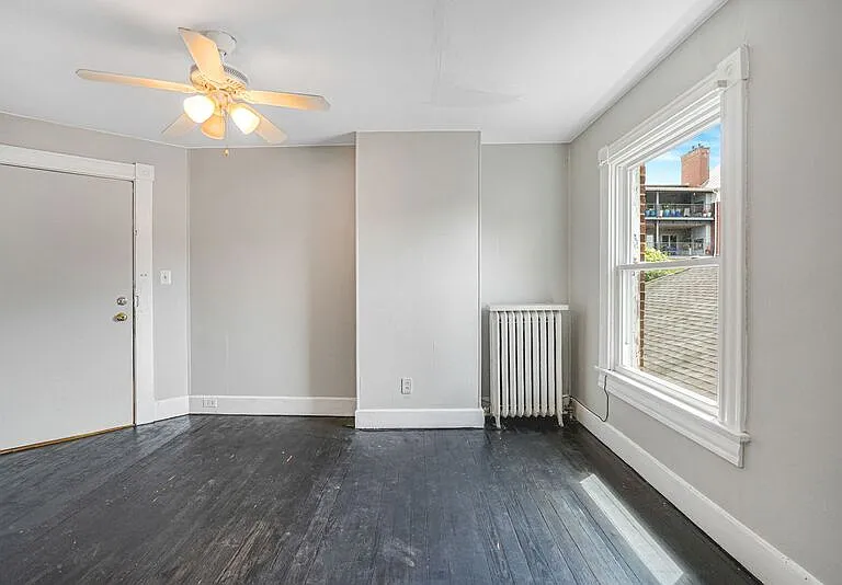 1004 Prince Edward St #3 — Photo 10